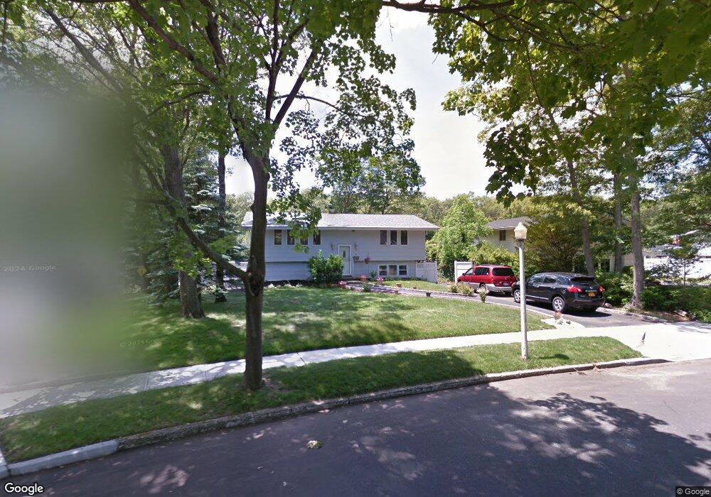 6 Deepdale Dr, ComMacK, NY 11725 - photo 1