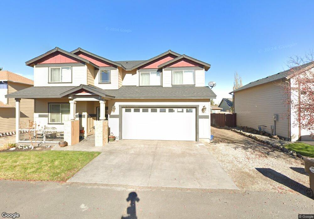 725 NE Apache Cir, Redmond, OR 97756 - photo 1