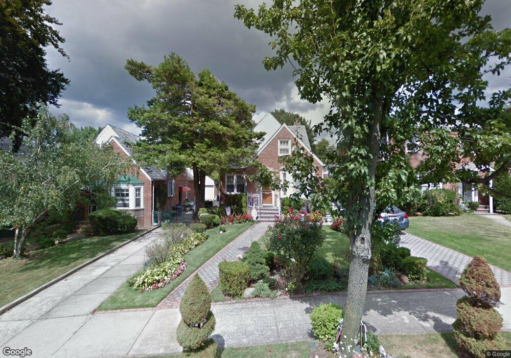 18623 Radnor Rd, Jamaica, NY 11432 - photo 1