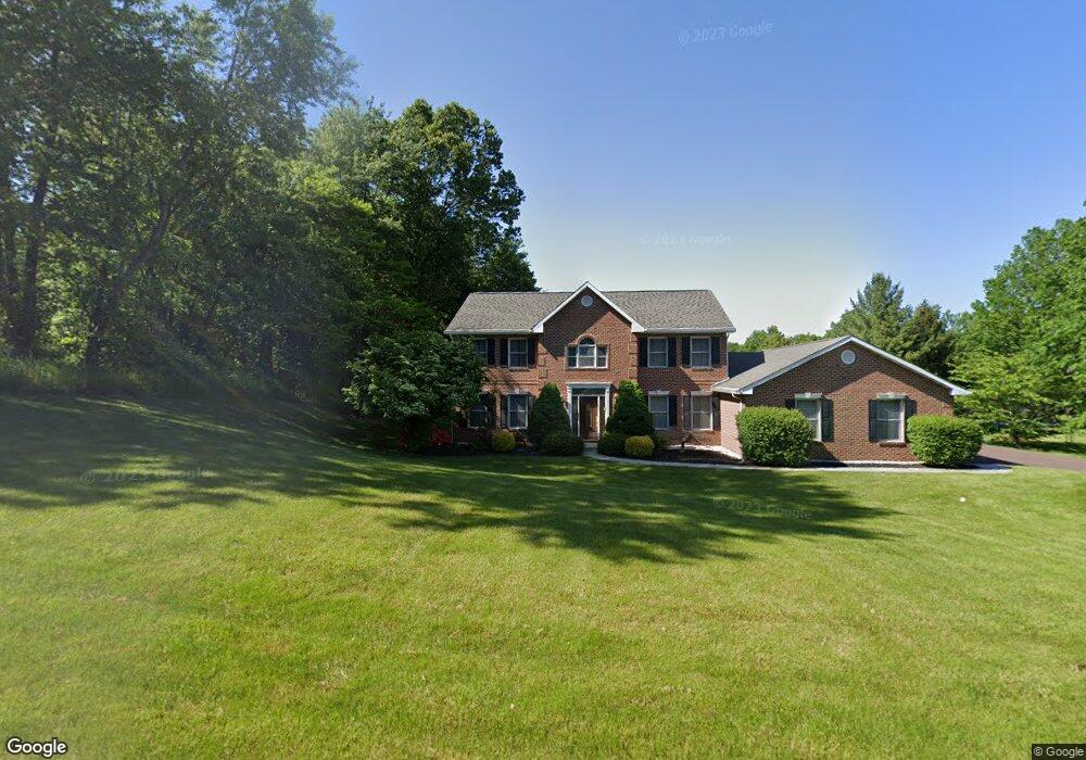 637 Hunters Run Rd, Pottstown, PA 19465 - photo 1