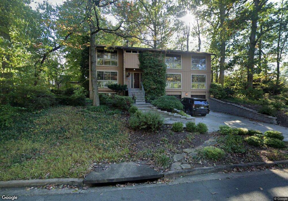 11211 Wedge Dr, Reston, VA 20190 - photo 1