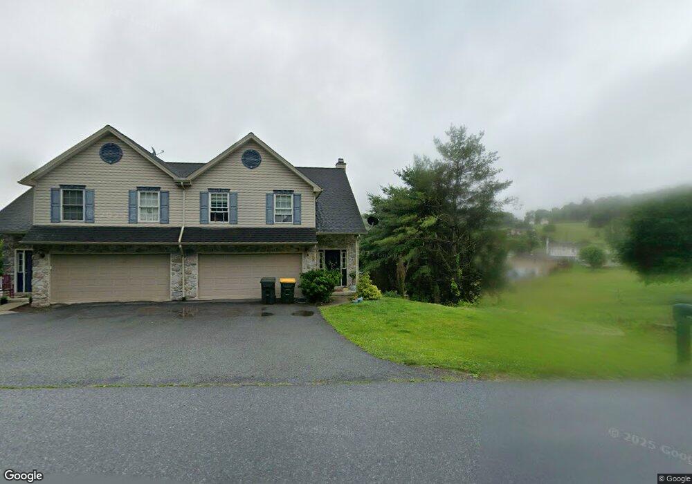 7327 W Hillcrest Ln, Slatington, PA 18080 - photo 1