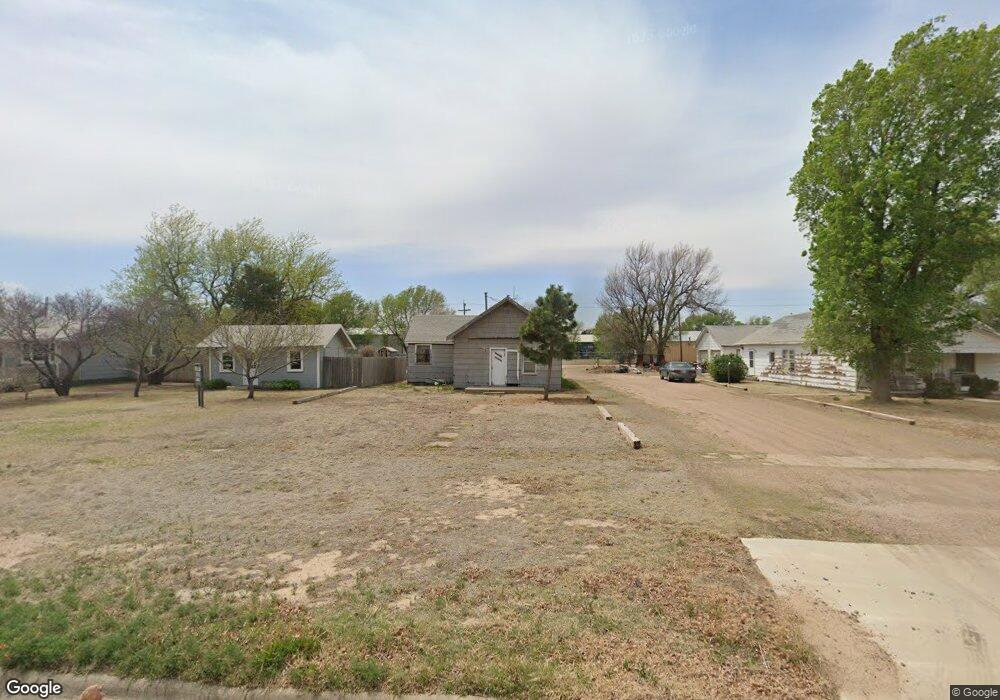 613 S Polk St, Hugoton, KS 67951 - photo 1