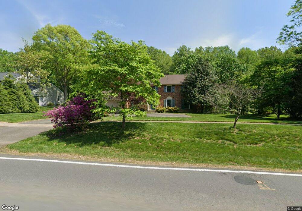 8320 Old Dominion Dr, McLean, VA 22102 - photo 1