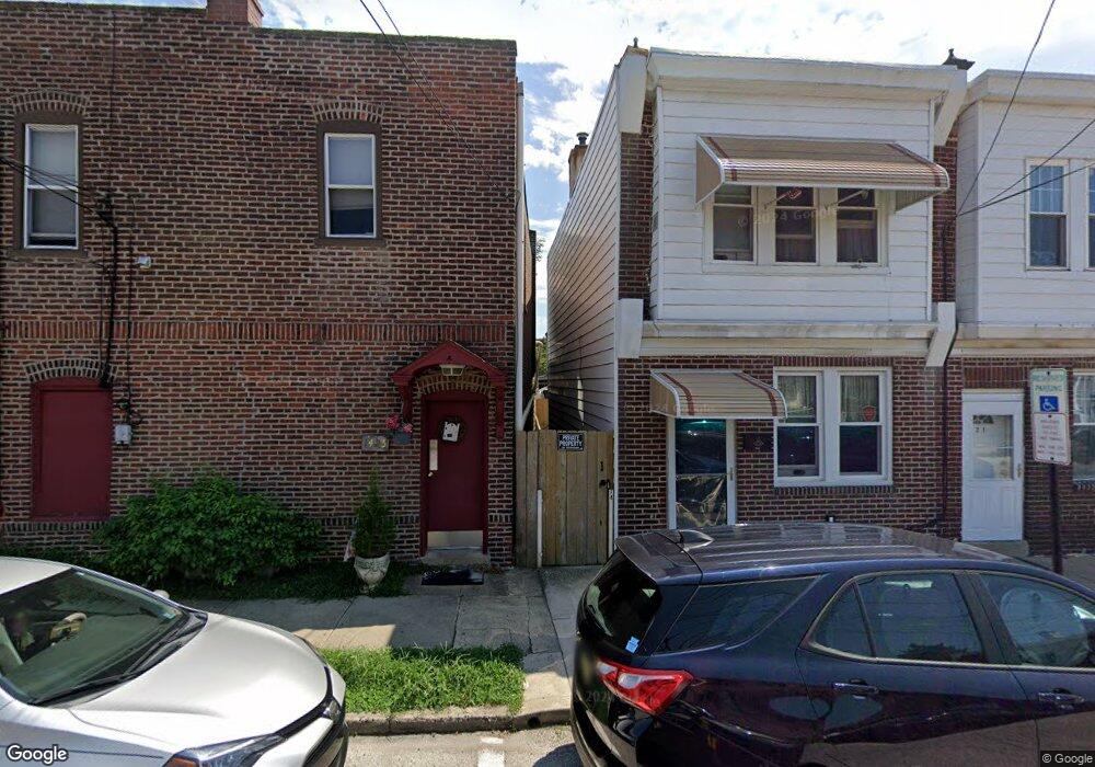 1423 E 11th St, Crum Lynne, PA 19022 - photo 1