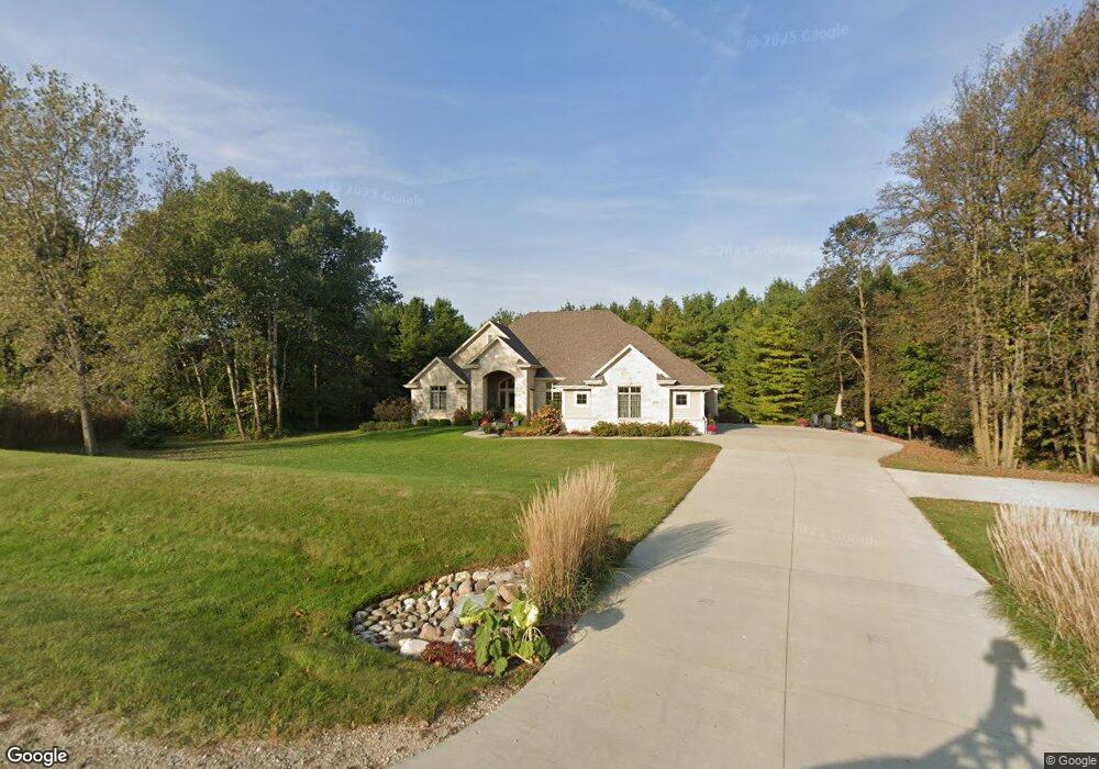 4279 S Woodcrest Ridge Dr, West Bend, WI 53095 - photo 1