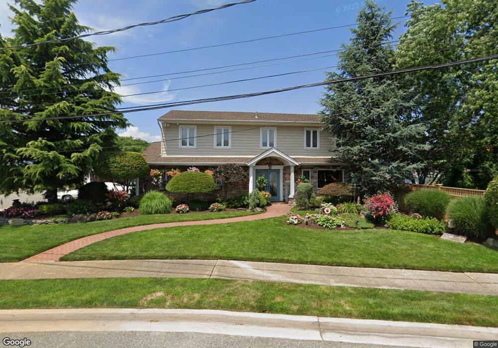 3217 Leeward Ln, Merrick, NY 11566 - photo 1