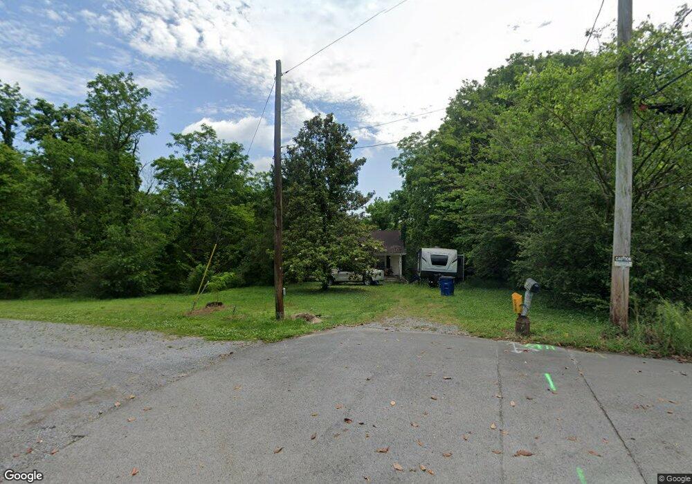 302 Colonial Ave, Shelbyville, TN 37160 - photo 1