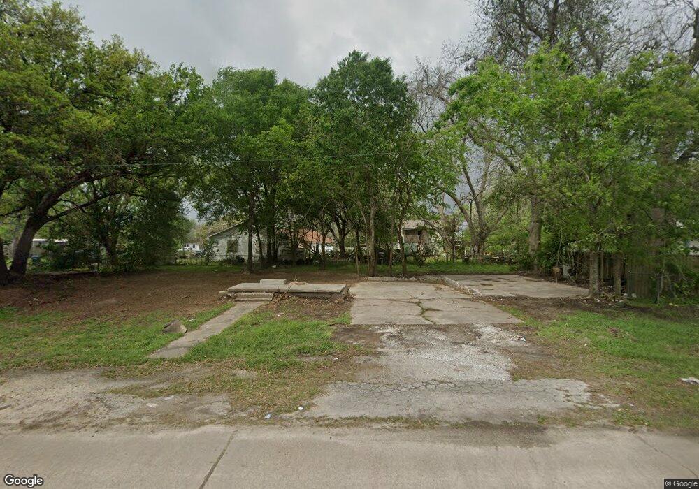 1818 Cottonwood Ave, Bay City, TX 77414 - photo 1