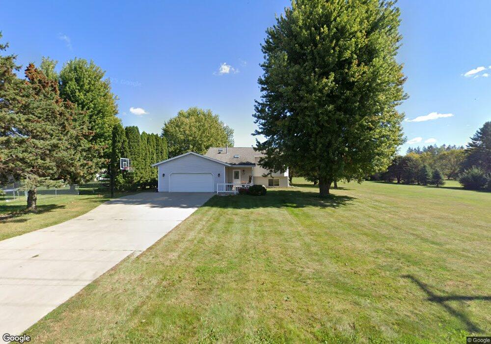 216 Harrison Ave NE, Racine, MN 55967 - photo 1