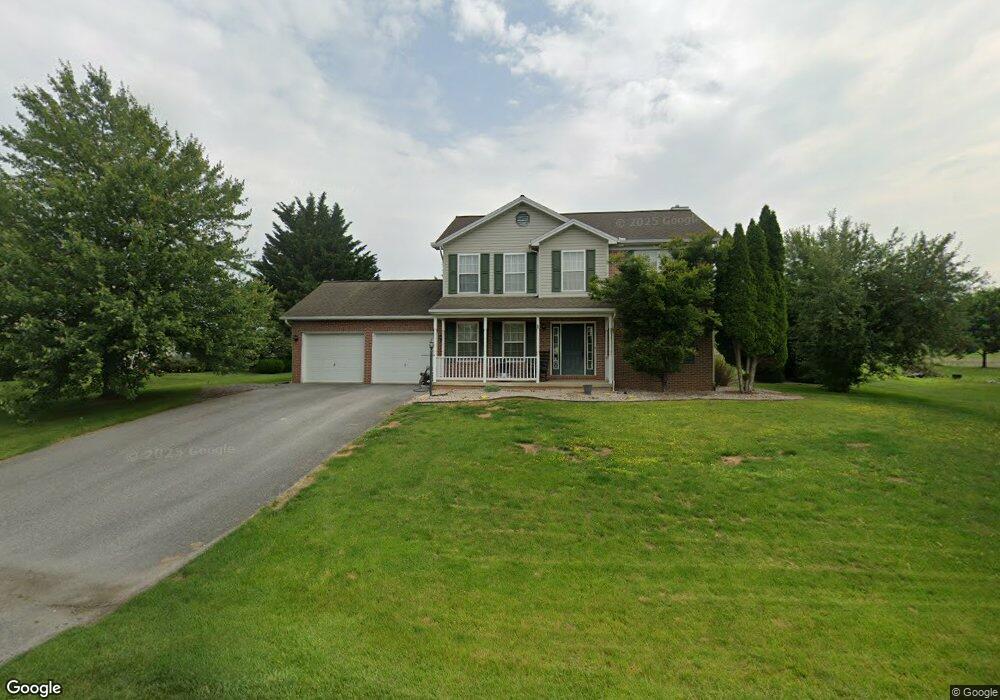 712 Franklin Square Dr, Chambersburg, PA 17201 - photo 1