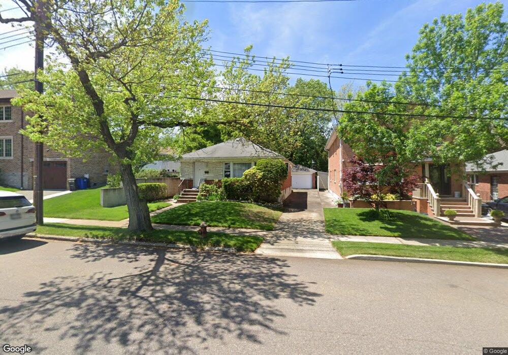 5850 262nd St, Little Neck, NY 11362 - photo 1