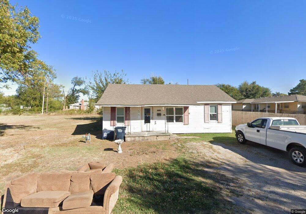 2215 N Dorothy Ave, Shawnee, OK 74804 - photo 1