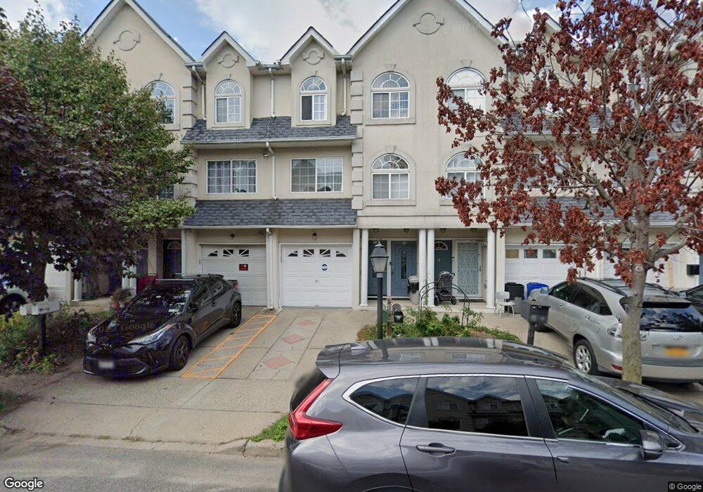 21 Waterview Ct, Staten Island, NY 10305 - photo 1