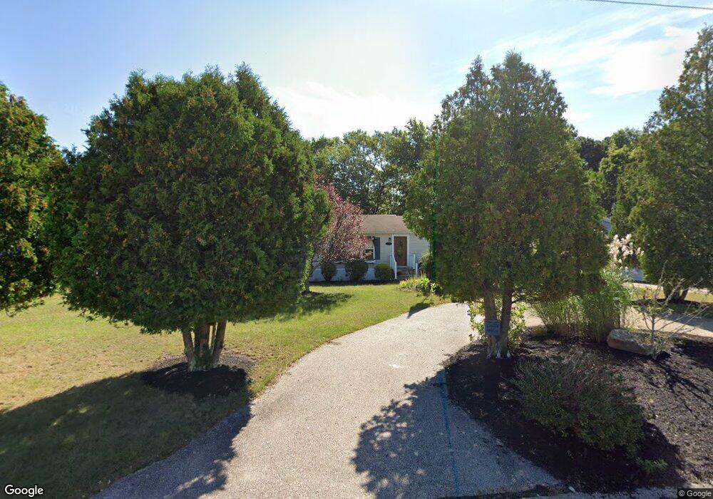 325 Leisure Dr, Wakefield, RI 02879 - photo 1