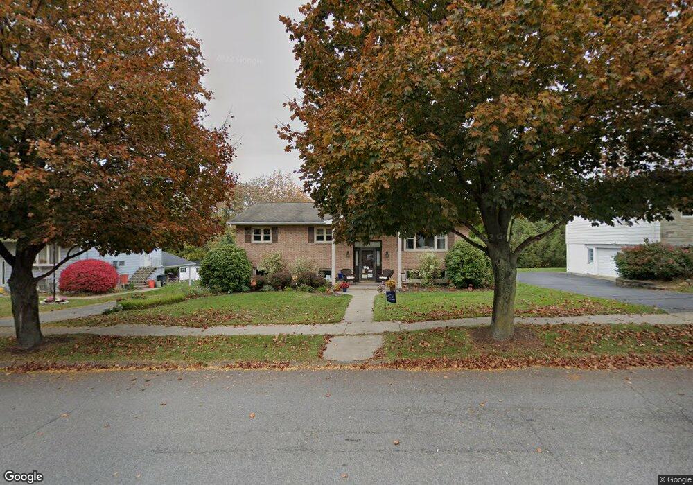 613 Shirley Ln, Dunmore, PA 18512 - photo 1