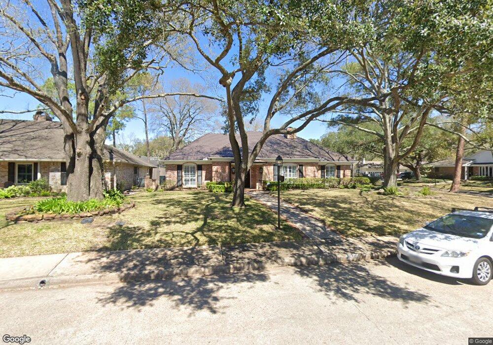 10102 Del Monte Dr, Houston, TX 77042 - photo 1