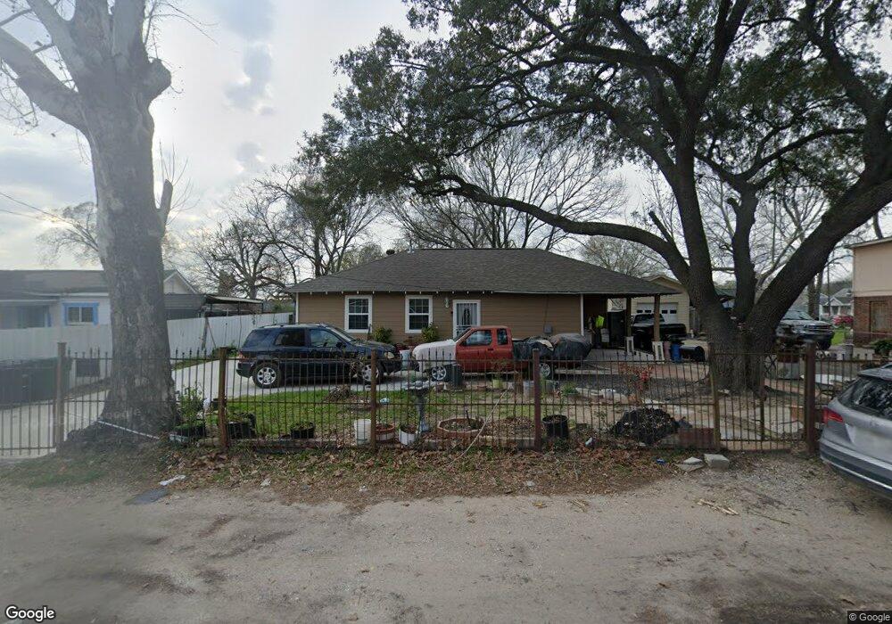 6915 Roswell St, Houston, TX 77022 - photo 1