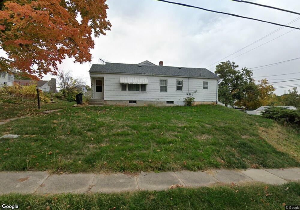 722 W 3rd St S, Newton, IA 50208 - photo 1