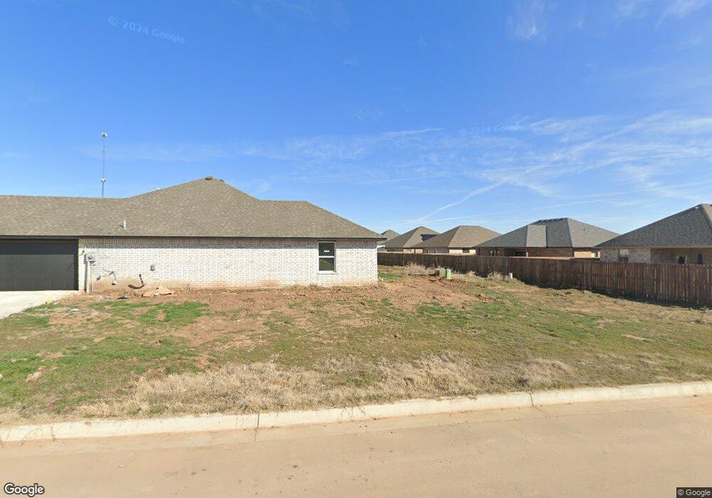 201 NW Sandstone Ave, Cache, OK 73527 - photo 1