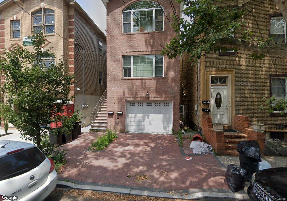 42 Manhattan Ave unit 2, Jersey City, NJ 07307 - photo 1