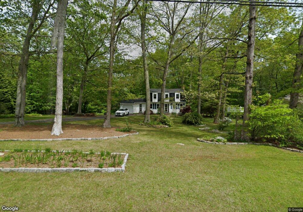 25 Partridge Hollow Rd, Gales Ferry, CT 06335 - photo 1