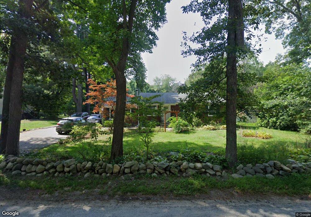 586 Maple St, Franklin, MA 02038 - photo 1