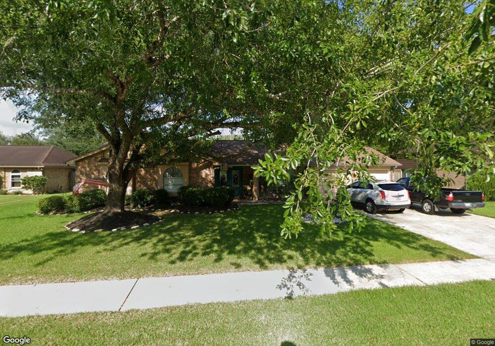 1012 Lost River Dr, Friendswood, TX 77546 - photo 1