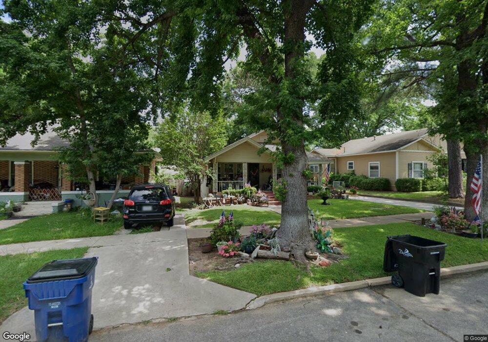 1317 W Woodard St, Denison, TX 75020 - photo 1