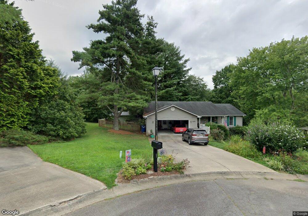 305 Kingbird Ln, Asheville, NC 28803 - photo 1