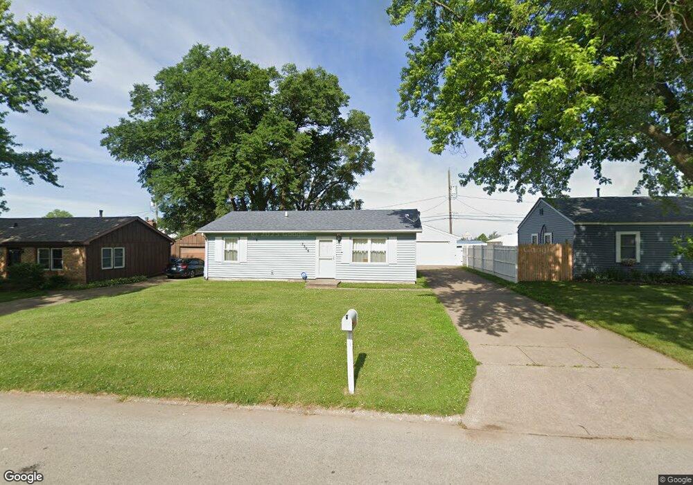 7306 N Pine St, Davenport, IA 52806 - photo 1