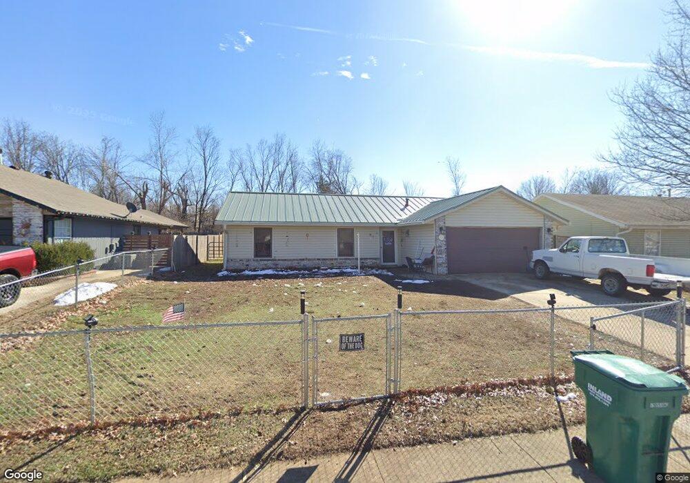 310 E Lilac St, Rogers, AR 72756 - photo 1