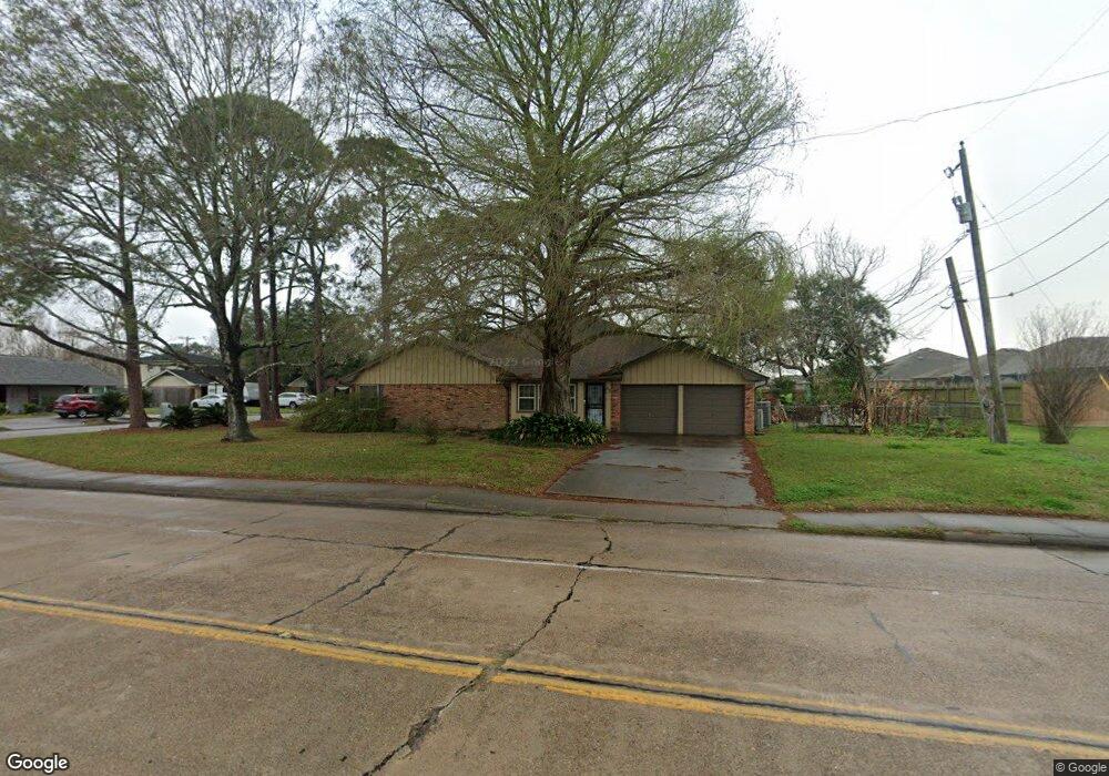 302 Meyer St, Alvin, TX 77511 - photo 1