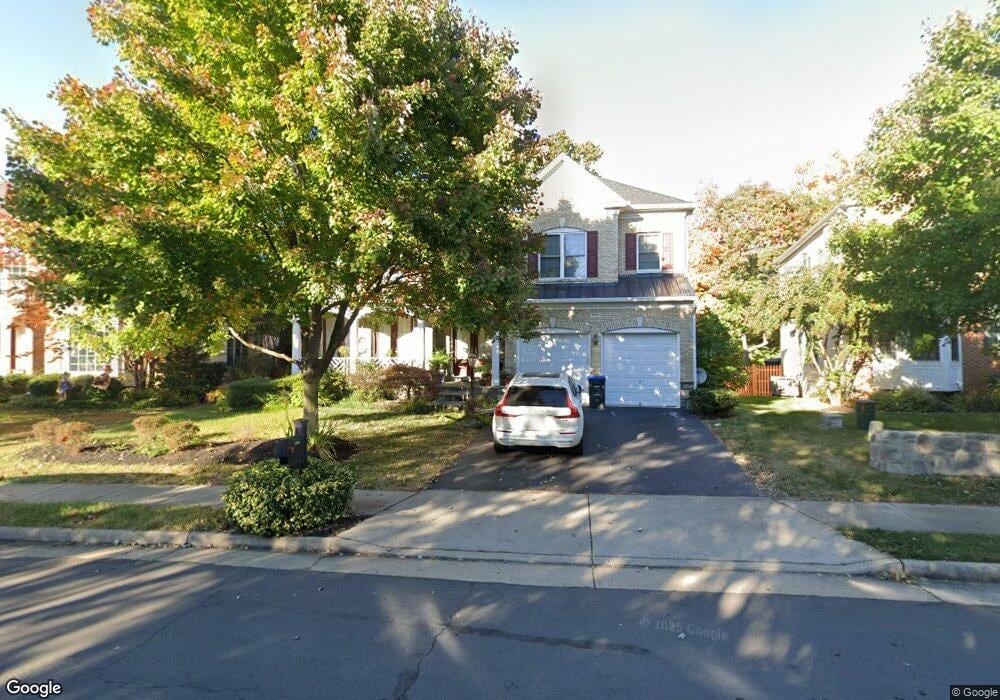 25678 South Village Dr, Chantilly, VA 20152 - photo 1