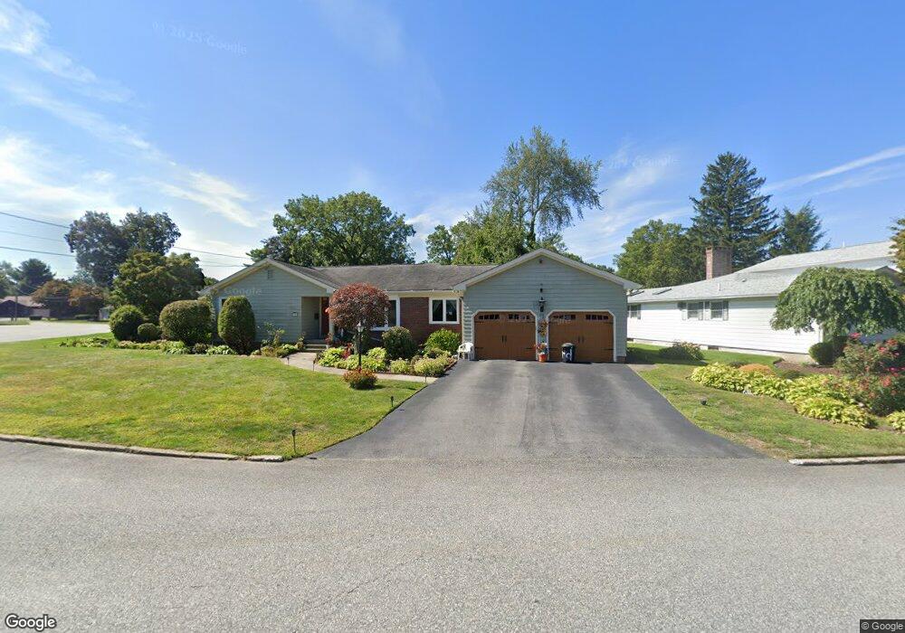 204 Sweetbriar Dr, Cranston, RI 02920 - photo 1