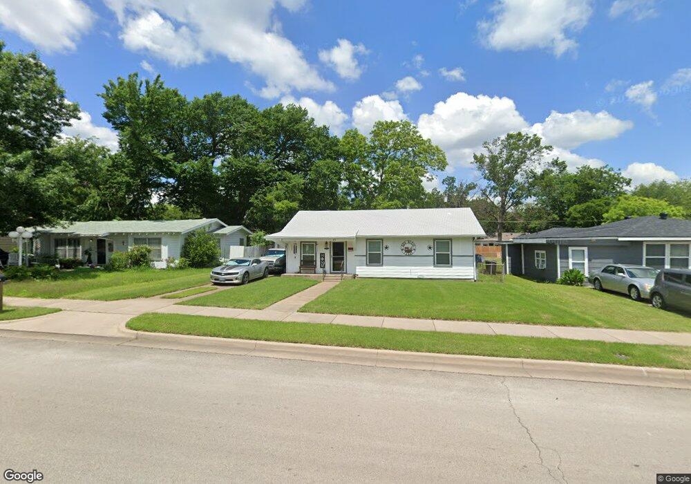 1110 Poindexter Ave, Cleburne, TX 76033 - photo 1