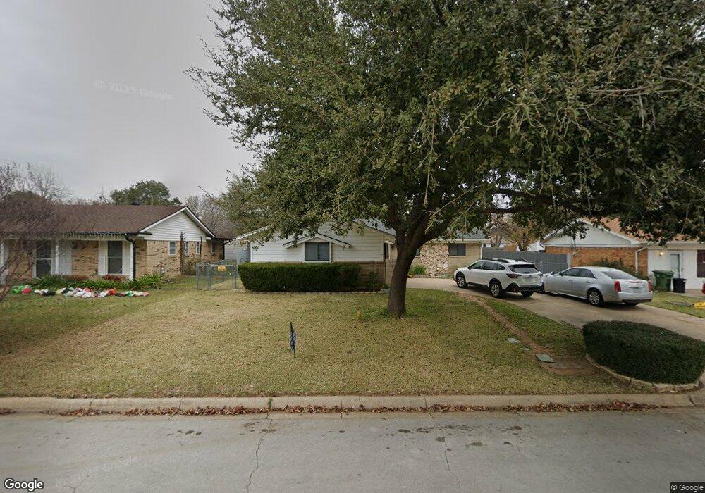 712 Ponderosa Dr, Hurst, TX 76053 - photo 1