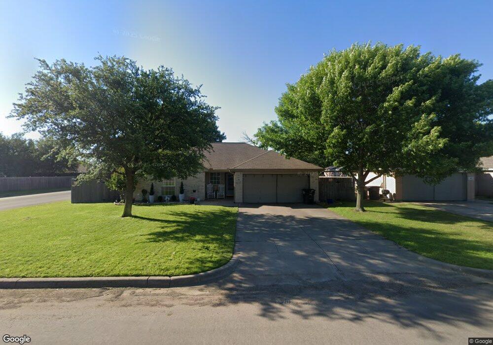 301 Preston Dr, Cleburne, TX 76033 - photo 1