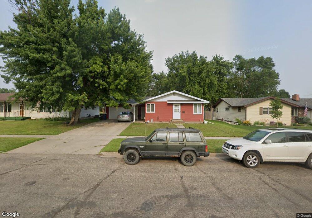 322 16th Ave NE, Jamestown, ND 58401 - photo 1