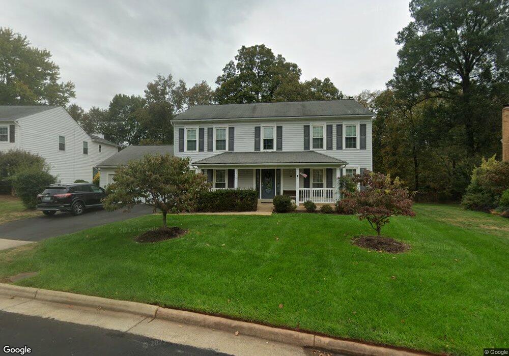 13109 Rounding Run Cir, Herndon, VA 20171 - photo 1