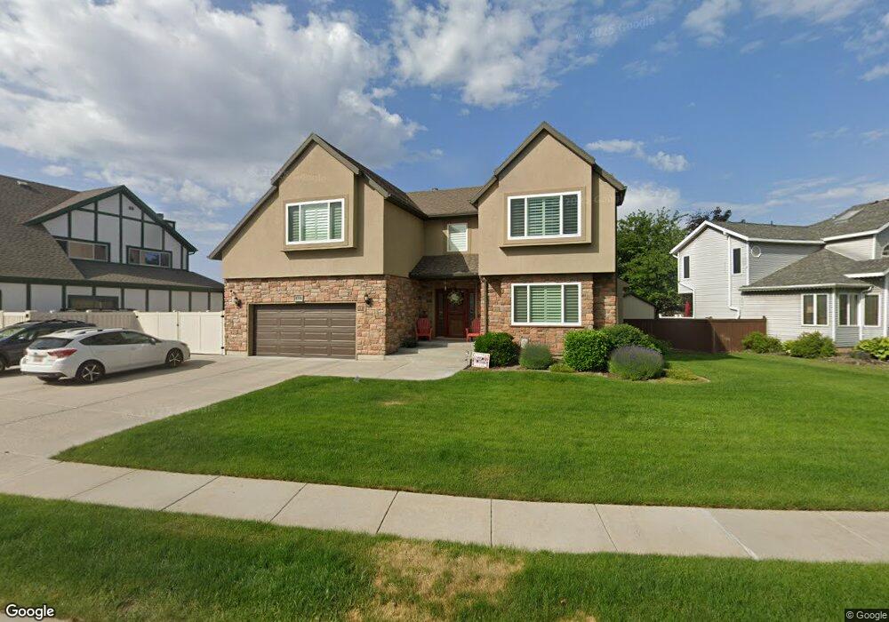 8704 S Glider Ln, Sandy, UT 84093 - photo 1