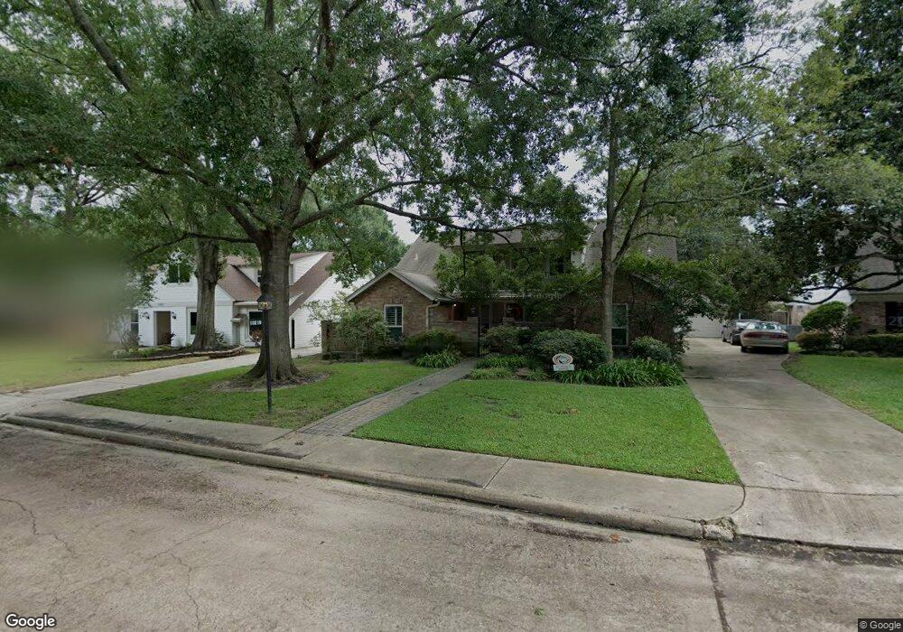 10219 Meadow Lake Ln, Houston, TX 77042 - photo 1