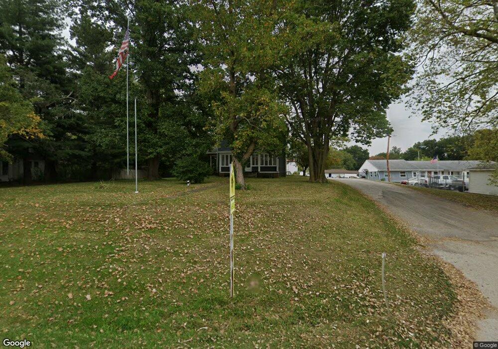 642 S Main St, Virginia, IL 62691 - photo 1