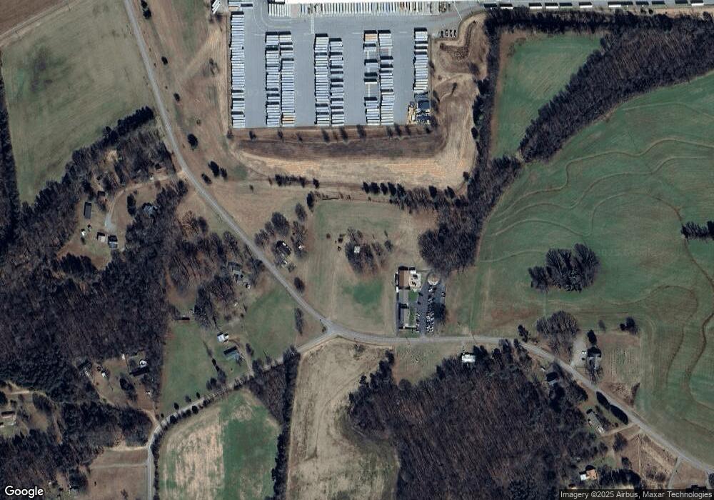 318 Fairmont Rd, Statesville, NC 28625 - photo 1