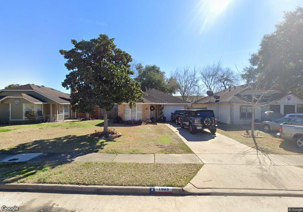 1909 Pine Dr, Rosenberg, TX 77471 - photo 1