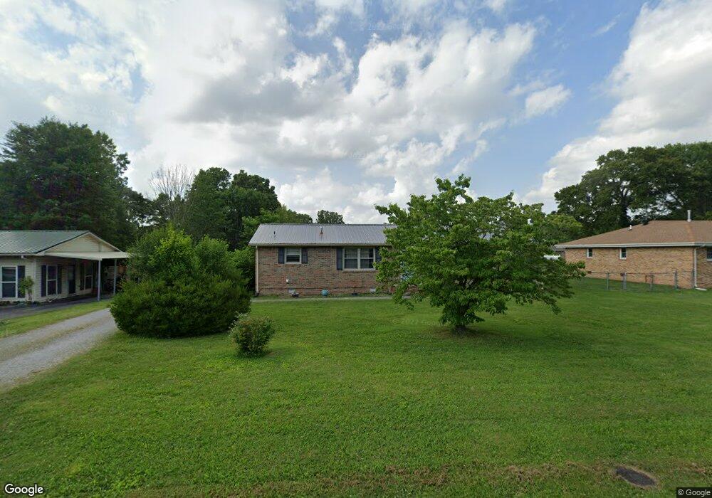 1301 Edgewood Dr, Manchester, TN 37355 - photo 1