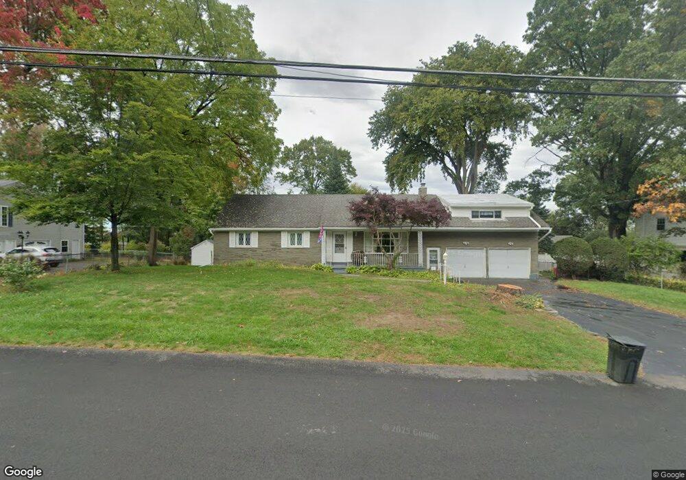 7 Tamarack Ln, Schenectady, NY 12309 - photo 1