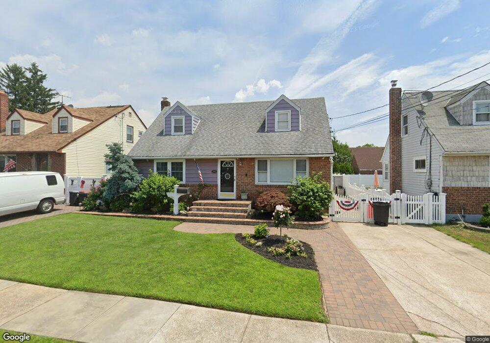 294 Beebe Rd, Mineola, NY 11501 - photo 1