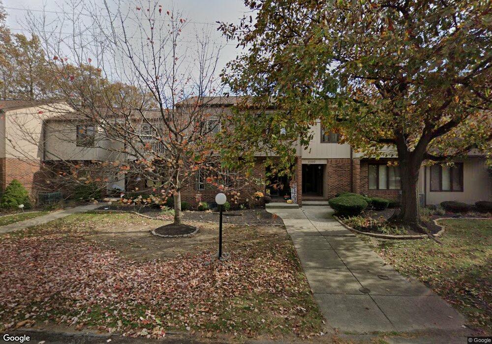 2513 Struthmore Dr, Lima, OH 45806 - photo 1