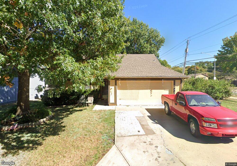 6659 Charles St, Shawnee, KS 66216 - photo 1